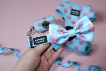 Load image into Gallery viewer, flower print dog collar ad dog bow tie
